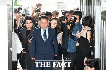 김계환 전 사령관, 취재진 질문에 '묵묵부답' [포토]
