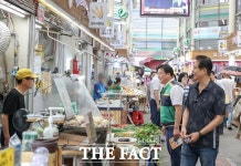 ‘소비쿠폰’ 기대감 크다…시흥시 전통시장들 손님맞이 준비 한창