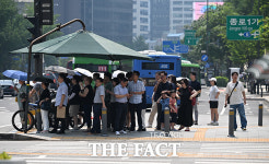 폭염에 그늘막은 만석 [포토]