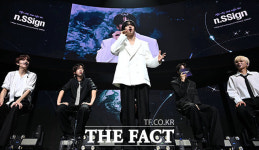 팬들과 함께 즐거운 시간…엔싸인 2주년 콘서트 [TF사진관]