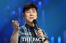[단독] 은퇴 후 목회자 선택한 은둔가수 김종찬, 30년만에 컴백(영상)