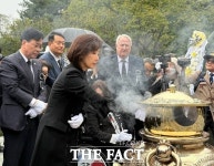 박정희 서거 46주기 나경원 한강의 기적 이끌어낸 지도자