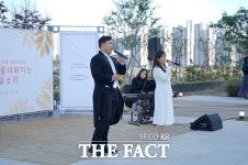 유성선병원, 옥상 정원서 가을 맞이 ‘문화 힐링 콘서트’ 펼쳐