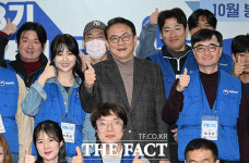 취약 계층 위해 김장김치 나눔 봉사하는 행복공감봉사단 [TF사진관]