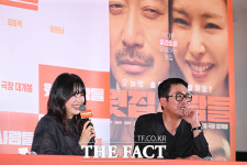 층간소음 유발하는 윗집 부부 이하늬-하정우 [포토]