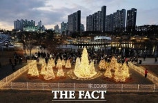 아이에스동서, 경산 중산지 펜타힐즈W 부지서 크리스마스 트리 점등식