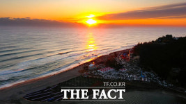 울진군 동해 일출 명소와 대게철 맞물려 겨울 관광객 발길 이어져