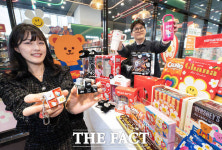 밸런타인데이 앞두고 편의점 4사 캐릭터·레트로·굿즈로 정면승부