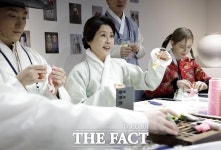 '한복 홍보대사' 된 김혜경 여사 