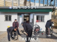 성남시, 고장 난 자전거 점검·수리…야탑동 탄천서 자전거 정비소 운영