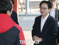 석유 최고가격제 시행 첫날, 주유소 찾은 김정관 장관 [TF사진관]