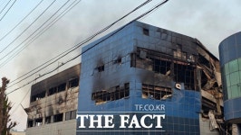 대전 대덕구 문평동 자동차부품 공장 화재…처참한 현장 [TF사진관]