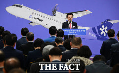 섬에어 김포-사천 노선 취항…인사말하는 최용덕 대표 [TF사진관]