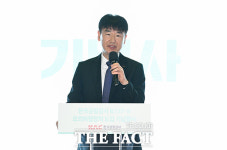 박재희 컷트 & 클럽 | 기념사하는 박재희 사장직무대행 [포토]