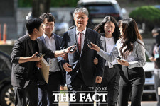 영장실질심사 출석하는 '관저 이전 특혜 의혹' 김대기 전 대통령실 비서실장 [TF사진관]