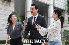 '여론조사비 대납' 재판 재개...오세훈 
