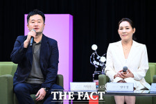 92년도 이후 첫 전국 투어...양수경, 설렘 가득 손 인사 [TF사진관]