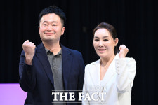 92년도 이후 첫 전국 투어...양수경, 설렘 가득 손 인사 [TF사진관]