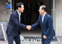 용산공원 놓고 또 맞선 김윤덕·오세훈…탄천으로 물꼬 트나
