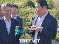 광주 군공항 둘러본 최태원 SK그룹 회장 
