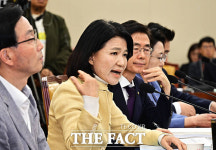 과방위 국감 '이진숙 제척 공방으로 파행' [TF사진관]