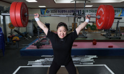 Singing weightlifter Kim Su-hyeon has big plans for the Asian Games