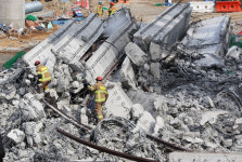 Four dead, six injured in highway bridge construction collapse on Gyeonggi-South Chungcheong border