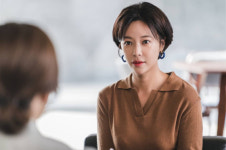 Actor Hwang Jung-eum apologizes after admitting to embezzlement for crypto investment