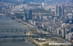 [스토리 포토]이 아파트들에 한강르네상스는?