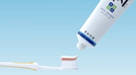 먹지 않고 닦으니 간편 치약형 잇몸약, 성장세 쭈욱