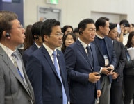 AI가 대세 삼성전자 한종희 부회장이 주목한 제품은