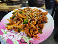 [맛있수다] 닭갈비 원조는 춘천 아닌 홍천 토박이 일대기 소울푸드 큰 획