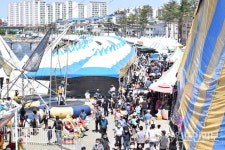 먹거리 부스 만석·공연마당 박수갈채 가득