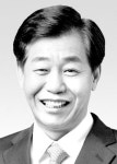 [화제의 당선인] 팽팽한 접전 끝 16표 근소한 차이 당선