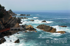 동해(東海) 탄생의 비밀 강릉 정동·심곡 바다부채길 다시 열리다