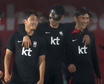 '황소' 황희찬 우루과이전 출전 불투명(?)…왼쪽 허벅지 부상에 벤투 감독 고민