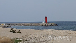 2월에는 속초 설악항 방파제 등대 구경오세요
