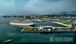코로나 이후 3년여만에 국내 첫 크루즈 속초 온다…독일 아마데아호 13일 입항