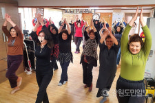 코로나 무력감 털어내요 인제군보건소 경로당 생활터 운동교실 인기