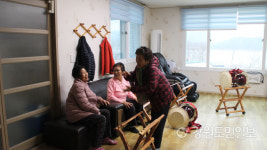 [유승현의 人터뷰] 3. 장구는 거들뿐…춤 추고 스트레스 날리는 할매장구단