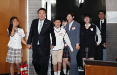 윤석열 아하~. 동해 광희고에서 왔구나?…학생 발명가 최서윤 양 등 격려