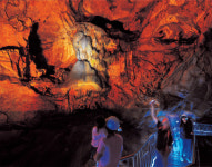 무더위 싹 날리는 방법?… 가장 시원한 도시 태백의 용연동굴을 아시나요