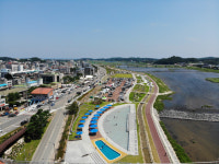 연어의 강 양양남대천 관광명소 급부상… 5월까지 90만명 다녀갔다