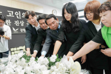 선배 교사로서 깊이 애도 강원도교육청, 서이초 교사 추모 공간 마련·합동 추모