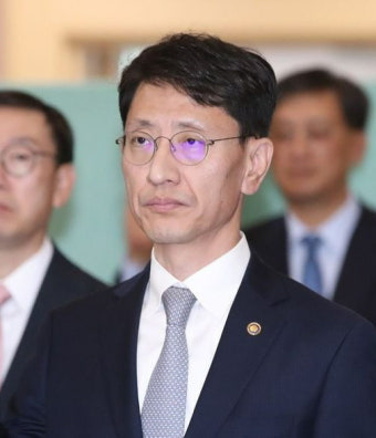 기재부 2차관에 김윤상 조달청장 임명