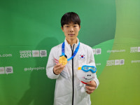 [강원2024 현장] 한국 선수단 첫 금 쇼트트랙 주재희 스케이트는 역시 한국이죠