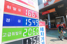 주유소 기름값 2주 연속 상승…휘발유 L당 평균 26.3원↑·경유 11.1원↑