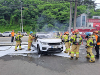 죽헌교차로북단 | 강릉시 죽헌동 죽헌교차로 인근서 레인지로버 차량 화재