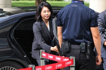 '법카 유용 의혹' 김혜경 진술거부권 행사…피고인신문 무산