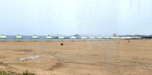 [현장컷] 장마로 텅 빈 고성지역 해수욕장